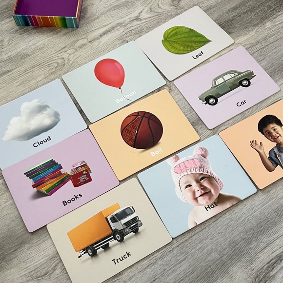 Lovevery “The Inspector” Play Kit – Things I See Texture Cards - Picture 1 of 11